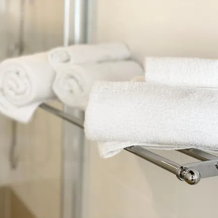 Bed & Breakfast Stazione Don Camillo 3*