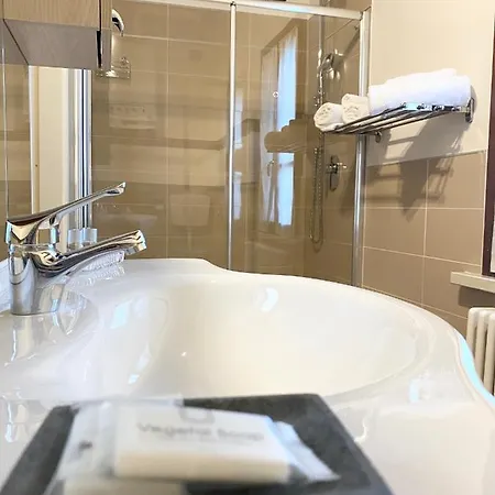 Bed & Breakfast Stazione Don Camillo 3*