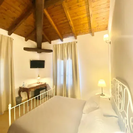 Stazione Don Camillo Bed & Breakfast