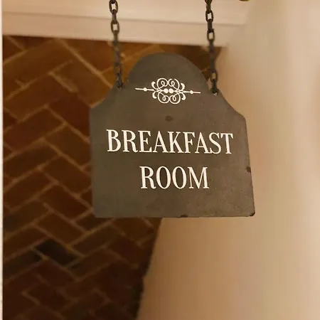 Stazione Don Camillo Брешелло