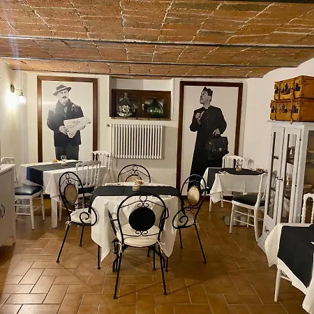 Stazione Don Camillo Frühstückspension Brescello