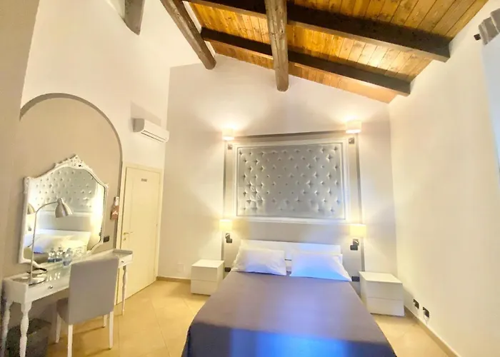 Bed & Breakfast Stazione Don Camillo 3*